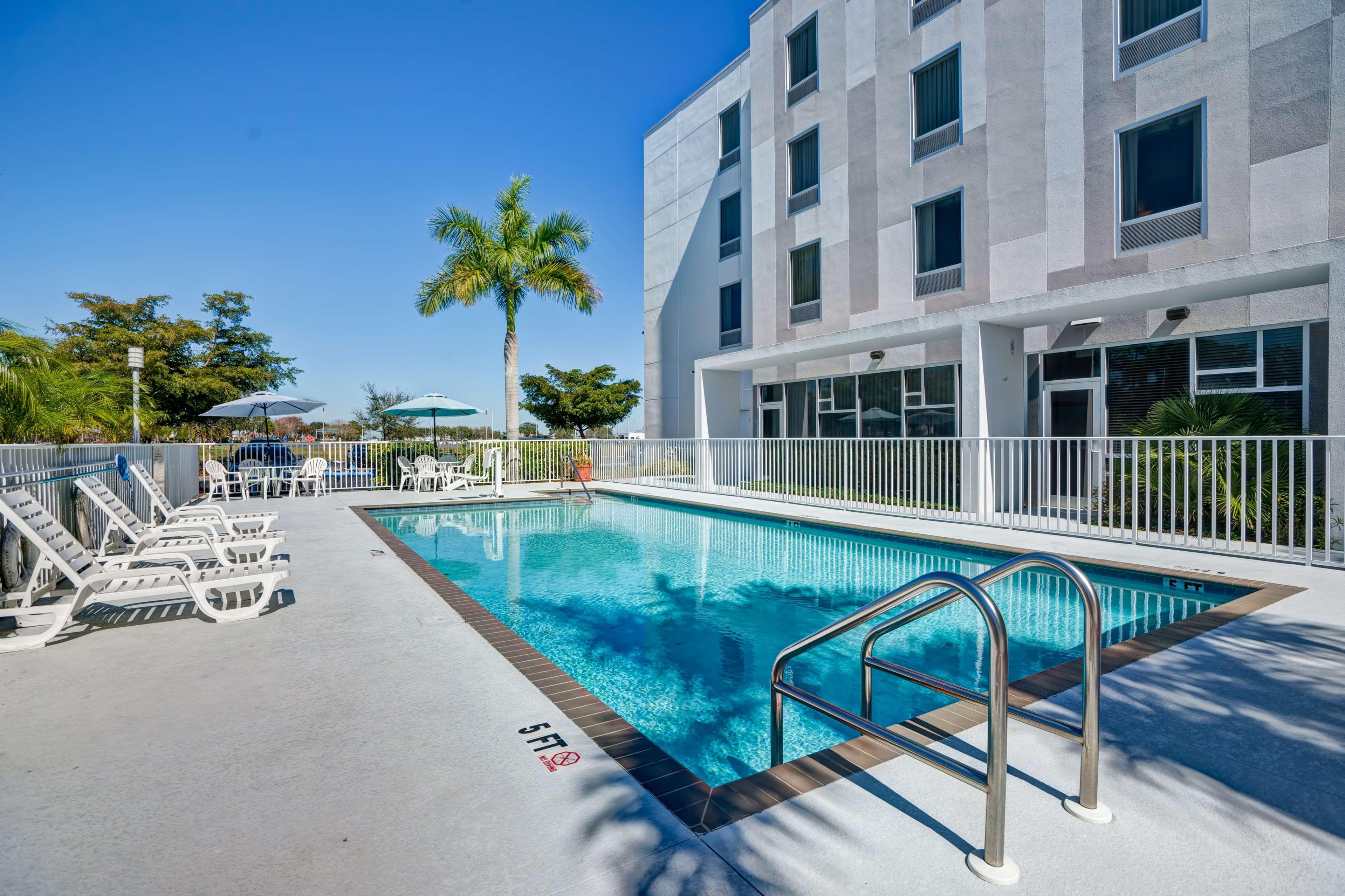 Hampton Inn & Suites Sarasota / Bradenton - Airport Bagian luar foto