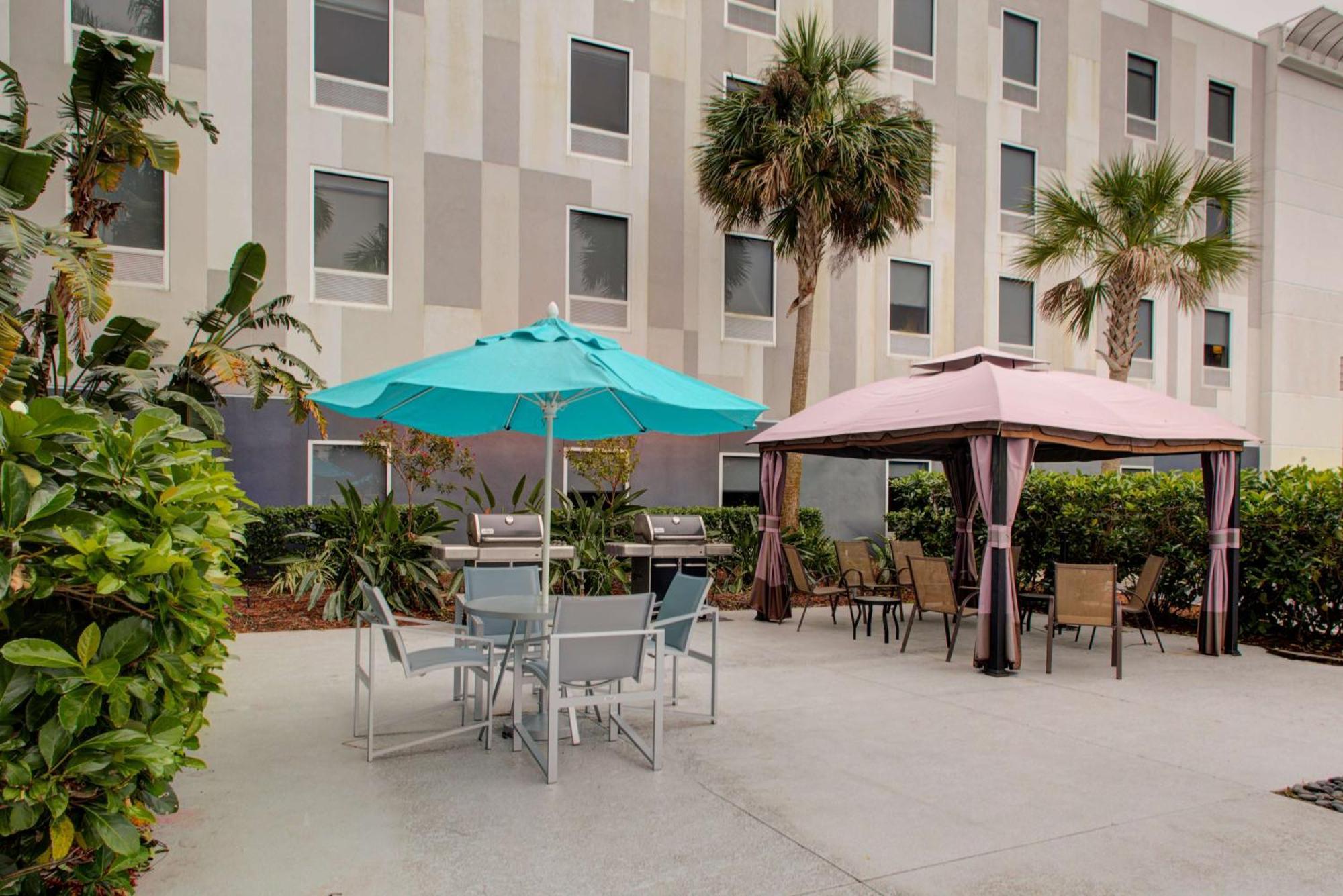 Hampton Inn & Suites Sarasota / Bradenton - Airport Bagian luar foto
